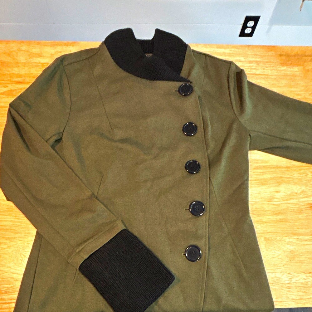 VENUS Women's Olive Green Mid-Length Button Front Jacket Collar/Cuffs Size 8